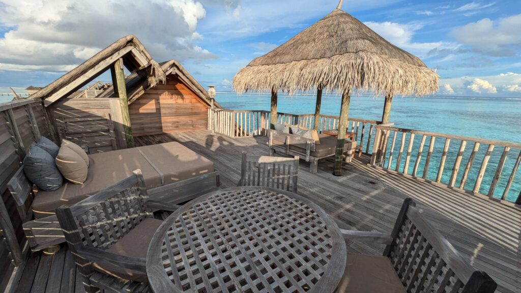 Villa Suite 2階の星空デッキ、ガゼボと海の眺め